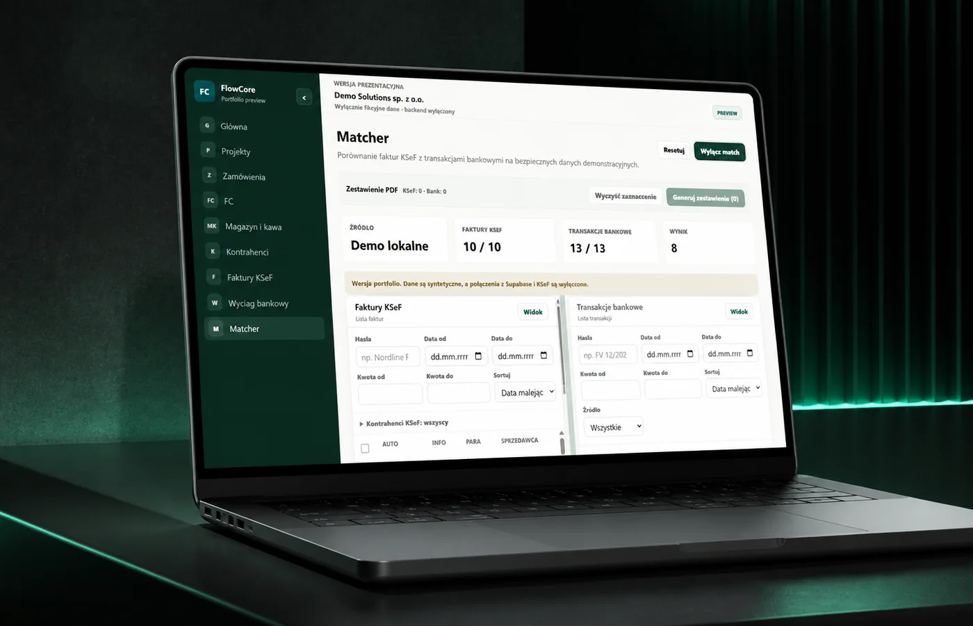 System FlowCore pokazany na ekranie laptopa
